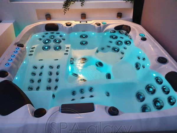 SPA бассейн Superior Spas Premium Tokyo (Англия), 223×223×94 см
