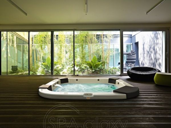 SPA бассейн JACUZZI DELOS PRO SOUND (Италия), 215 х 190 x 80 см