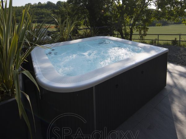 SPA бассейн JACUZZI VIRTUS (Италия), 250 x 215 x 93 cm