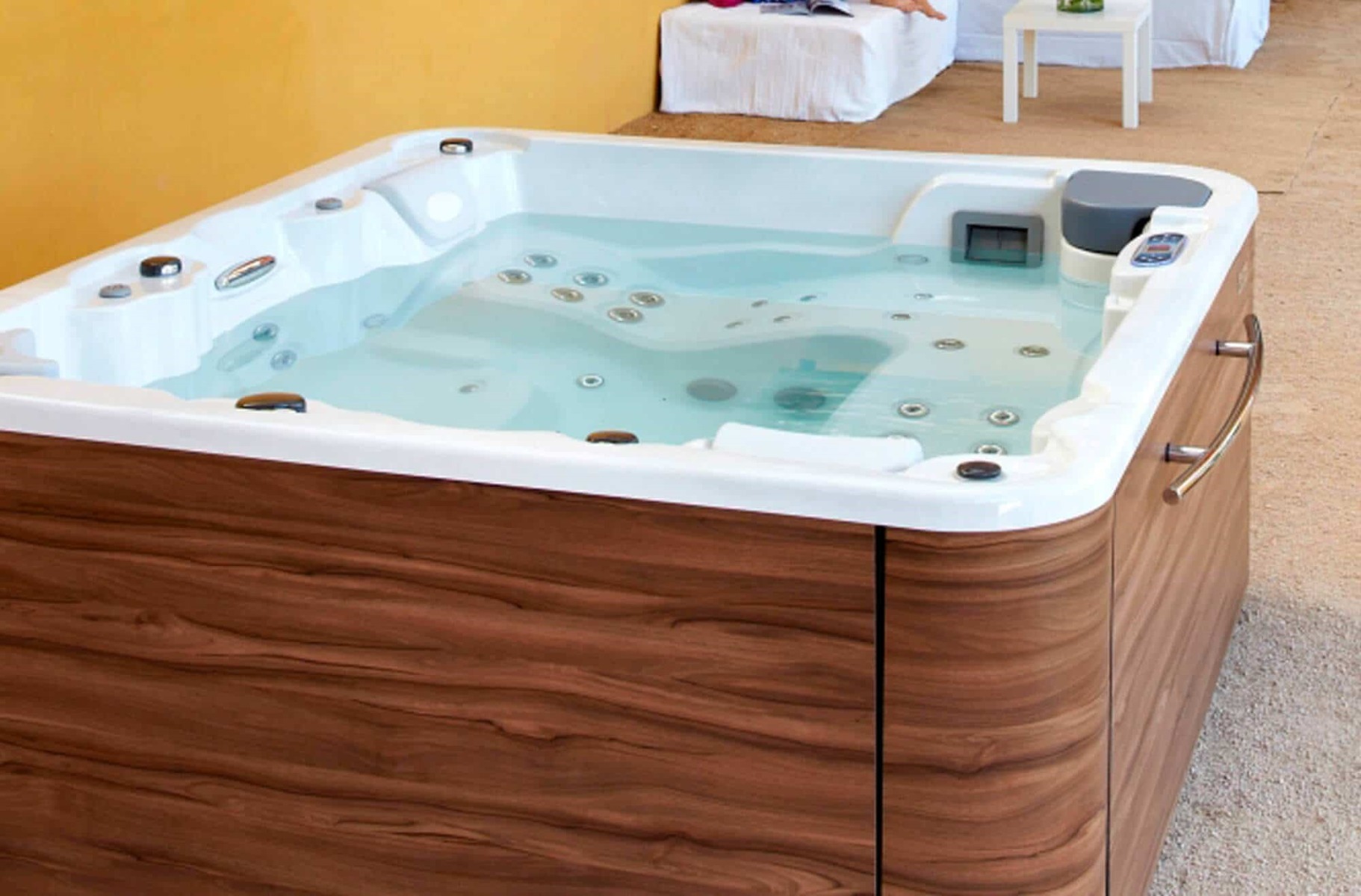 большой джакузи Aquavia Spa из коллекции Premium